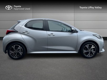 2025 Toyota Yaris Yaris Hybrid 115 L-SPORT €28,950 thumbnail