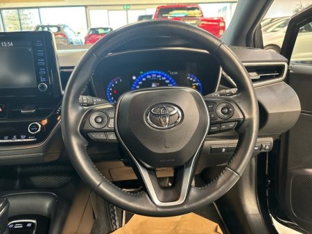 2020 Toyota Corolla HYBRID LUNA H/B AUTO €21,495 thumbnail