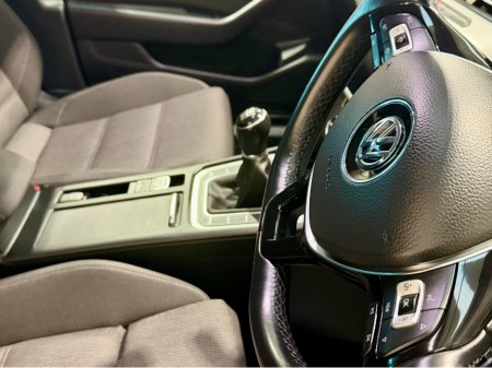 2019 Volkswagen Passat CL 2.0 TDI MANUAL 6SPEED FWD 150HP 4DR thumbnail