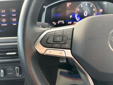 2024 Volkswagen Polo POLO STYLE 1.0 TSI 95HP D7F €24,975 thumbnail