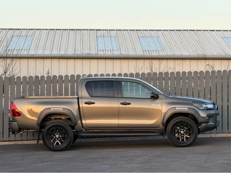 2026 Toyota Hilux - thumbnail 8
