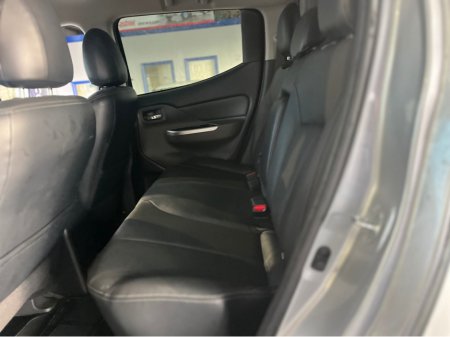 2019 Mitsubishi L200 WARRIOR DI-D 4WD DCB €23,950 thumbnail