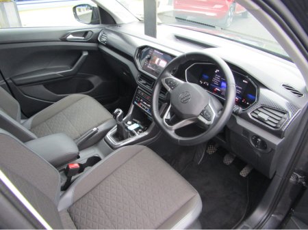 2023 Volkswagen T-Cross STYLE 1.0 TSI MANUAL 6SPEED FWD  110HP thumbnail