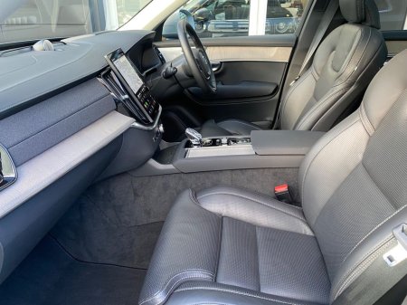 2025 Volvo XC90 *Ultra* T8 PHEV AWD Auto €82,900 thumbnail