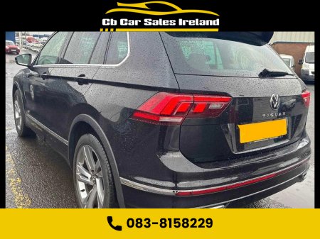 2023 Volkswagen Tiguan R-LINE EDITION TDI DSG €45,900 thumbnail