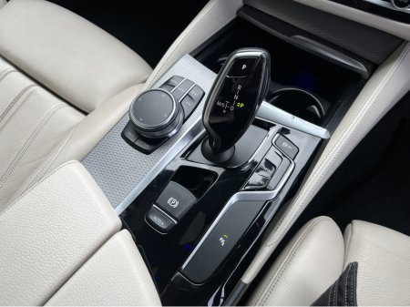 2018 BMW 5 Series - thumbnail 16