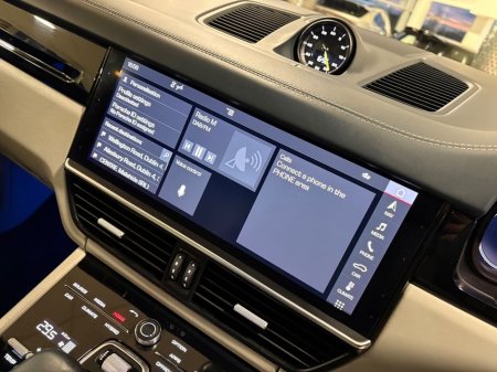 2020 Porsche Cayenne 3.0 V6 E-HYBRID=HUGE SPEC//PAN ROOF//201 D REG=TAILORED FINANCE PACKAGES INCL PCP AVAILABLE=TRADE IN'S WELCOME €59,995 thumbnail