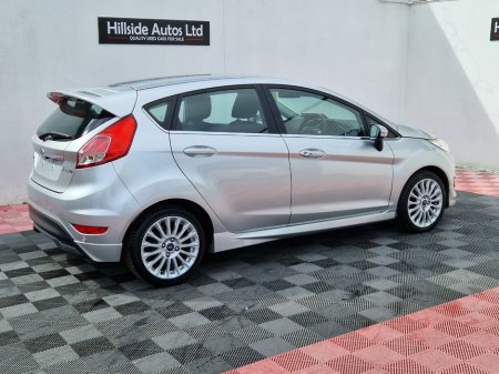 2016 Ford Fiesta - thumbnail 12
