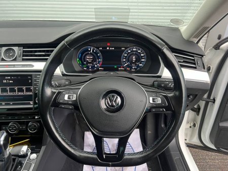 2017 Volkswagen Passat GTE 1.4 HYBRID // FULL SERVICE HISTORY // LEATHER HEATED SEATS // 18" ALLOYS // APPLE CARPLAY/ANDROID AUTO €18,900 thumbnail