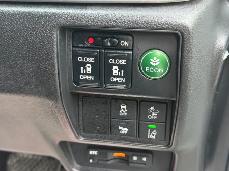 2016 Honda Odyssey  €18,900 thumbnail