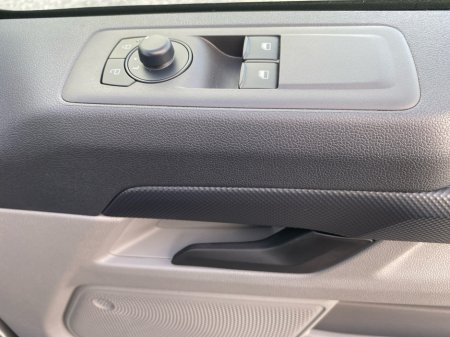 2026 Ford Transit Kombi Kombi 2.5 PHEV 232 BHP Automatic €60,500 thumbnail