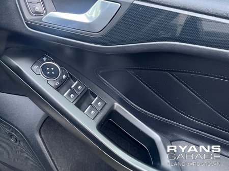 2021 Ford Focus - thumbnail 28