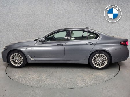 2021 BMW 5 Series - thumbnail 3