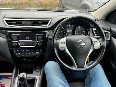 2014 Nissan Qashqai 1.2 PET SV €7,995 thumbnail