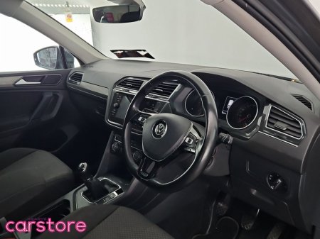 2018 Volkswagen Tiguan - thumbnail 9