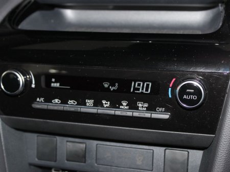 2024 Toyota Yaris - thumbnail 19