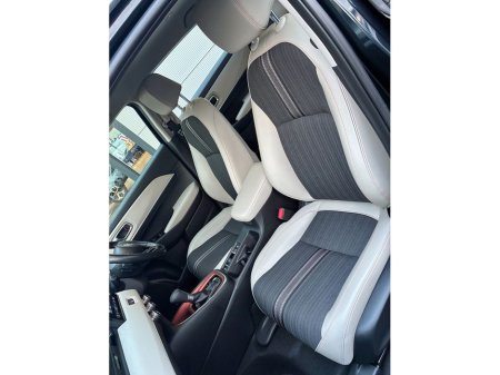 2022 Honda HR-V Advance Style, Petrol Hybrid Automatic, 17800KMs €32,995 thumbnail