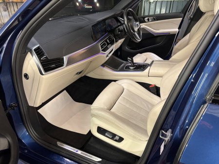 2022 BMW X5 xDrive45e xLine €57,950 thumbnail