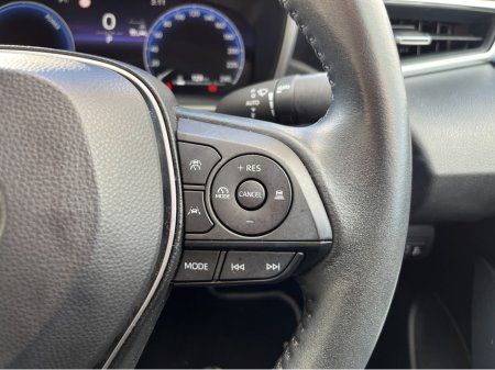 2024 Toyota Corolla SALOON LUNA HYBIRD AUTOMATIC 1.8 PETROL //REVERSE CAMERA// €27,950 thumbnail