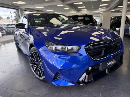 2025 BMW M5 4.4 V8 PHEV 728 HP €124,900 thumbnail