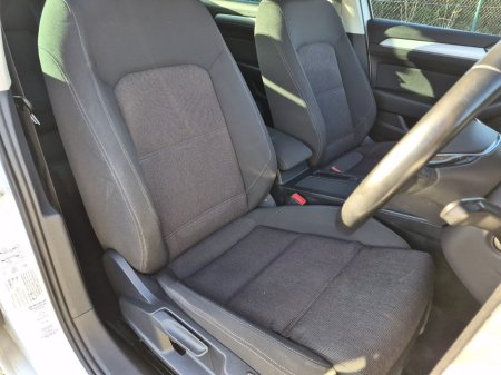 2016 Volkswagen Passat  €9,999 thumbnail