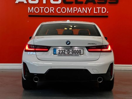 2023 BMW 3 Series - thumbnail 10