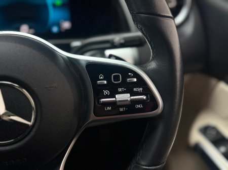 2023 Mercedes-Benz GLB GLB 200 €39,990 thumbnail