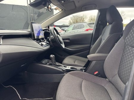 2024 Toyota Corolla LUNA SALOON 4DR AUTO €29,000 thumbnail