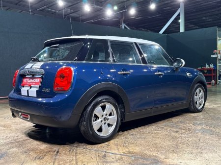2017 MINI Cooper 1.5 AUTOMATIC - BLUE 2 TONE - FACTORY ALLOY WHEELS - REAR CAMERA €14,950 thumbnail