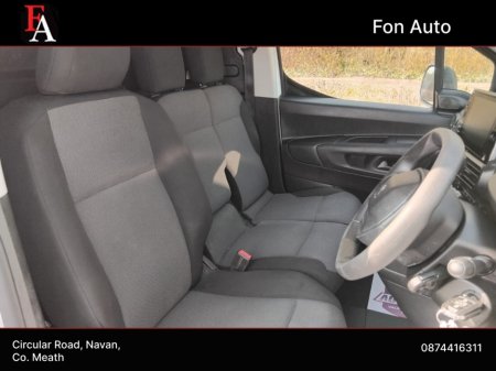 2019 Peugeot Partner - thumbnail 18