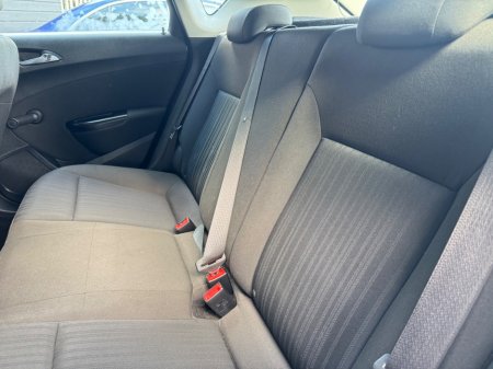 2012 Opel Astra - thumbnail 11