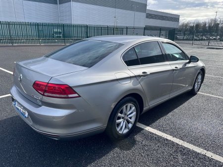 2017 Volkswagen Passat - thumbnail 3