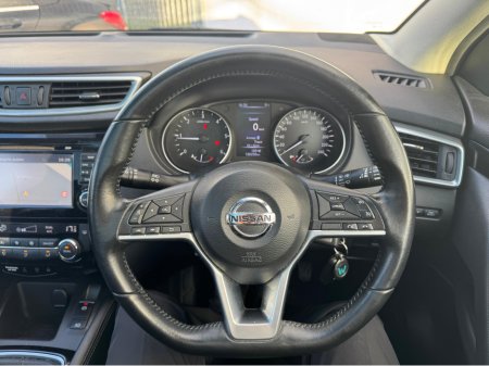 2018 Nissan Qashqai 1.6 SV 18 4DR pan roof €15,950 thumbnail