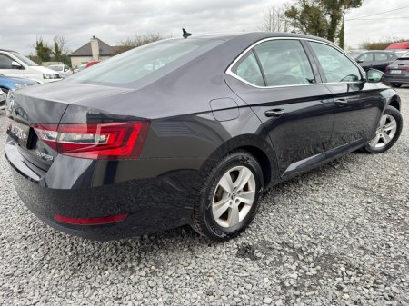 2018 Skoda Superb - thumbnail 6