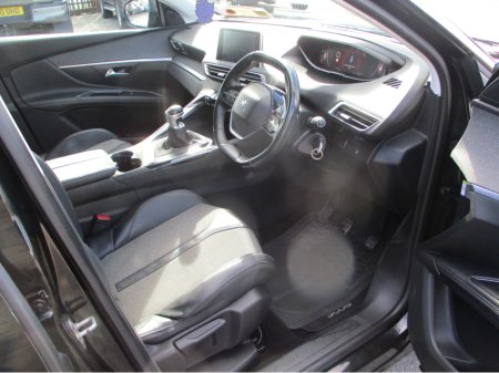 2018 Peugeot 5008 - thumbnail 13