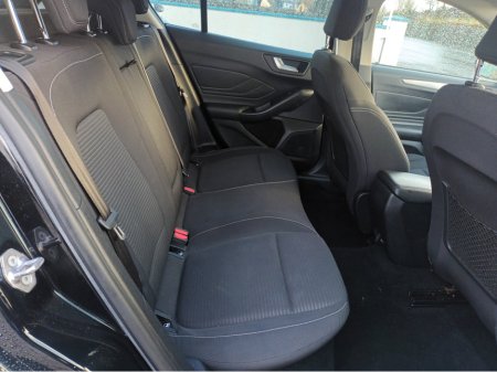 2019 Ford Focus - thumbnail 8