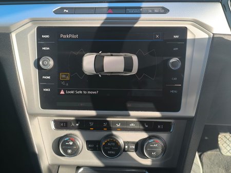 2018 Volkswagen Passat - thumbnail 21