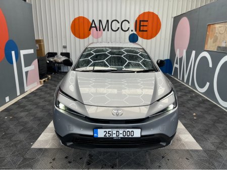 2025 Toyota Prius - thumbnail 6