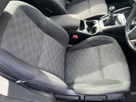 2016 Nissan Qashqai - thumbnail 13