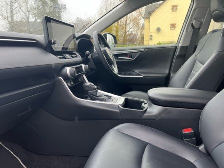 2025 Toyota Rav4 - thumbnail 6