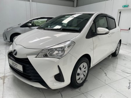 2017 Toyota Yaris - thumbnail 7