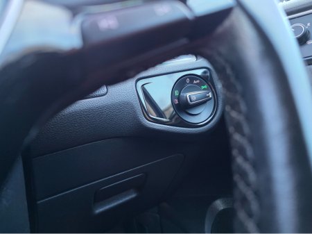 2017 Volkswagen Golf ( 172 REG LEATHER FULL LEATHER SEATS ELECTRIC MEMORY SEATS NAVI VIRTUAL CLOCKS ANDROID AUTO CARPLAY BLIND SPOT REAR TRAFFIC ASSIST ROAD SIGN RECOGNIZING LANE ASSIST LOW TAX BAND €17,500 thumbnail