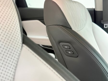 2022 Hyundai Santa Fe 1.6 PHEV *7 SEATER* €39,990 thumbnail