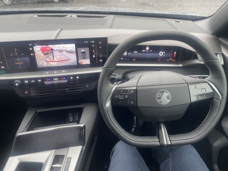 2026 Opel Grandland GRANDLAND GS 1.2 HYBRID 145BHP thumbnail