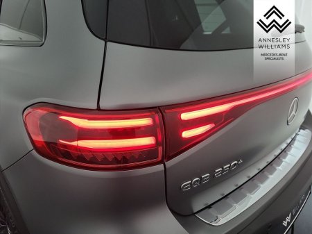 2025 Mercedes-Benz EQB - thumbnail 8