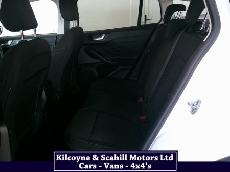 2020 Ford Focus - thumbnail 14