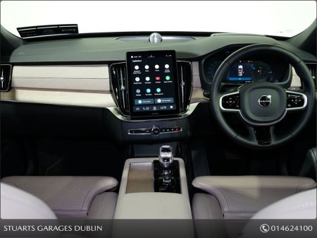 2025 Volvo XC90 ULTRA BRIGHT PHEV XC90 T8 7 SEATS, MULBERRY RED METALLIC WITH CARDAMOM, LEATHER, 21” DIAMOND CUT ALLOYS, AIR SUSPENSION, BOWERS AND WILKINS €88,945