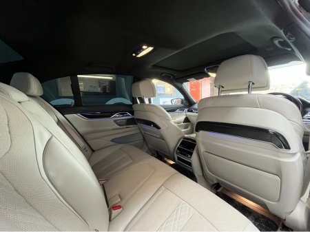 2016 BMW 7 Series - thumbnail 17