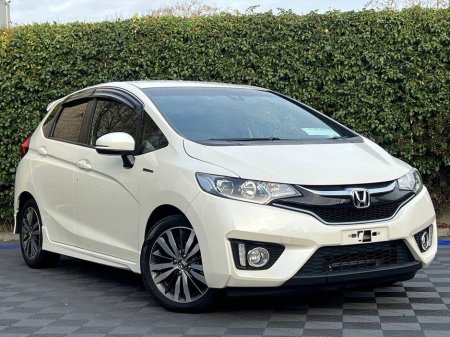 2016 Honda Fit SPORT 1.5 HYBIRD AUTO // REVERSE CAMERA // DIAMOND CUT ALLOYS // DIGITAL CLIMATE CONTROL €10,900 thumbnail