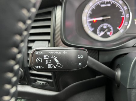 2020 Skoda Kodiaq SPORTLINE 7 SEATER AUTOMATIC 150BHP 2.0 DIESEL //PANORAMIC GLASS ROOF//HEATED SEATS AND STEERING WHEEL//REVERSE CAMERA// €33,950 thumbnail